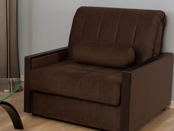 Удобное кресло-кровать с валиком