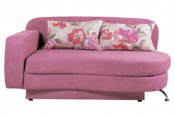 Розовый диван для девочки