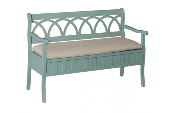 Деревянные скамьи