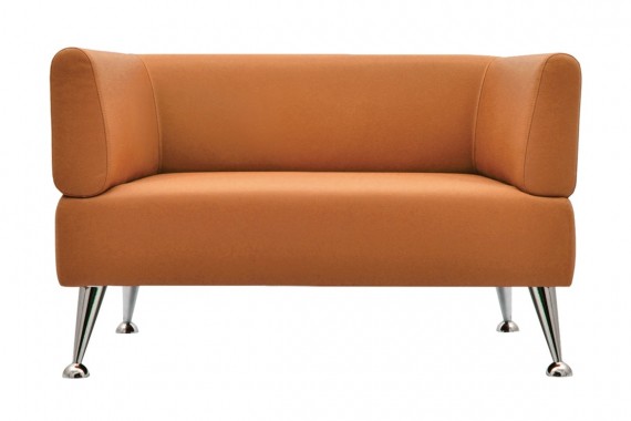Диваны с металлическими ножками